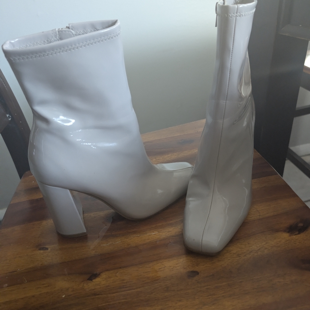 Steve Madden Boot Lynden Square Toe Side Zip Block Heel Ankle Boot Bone   Sz 8.5